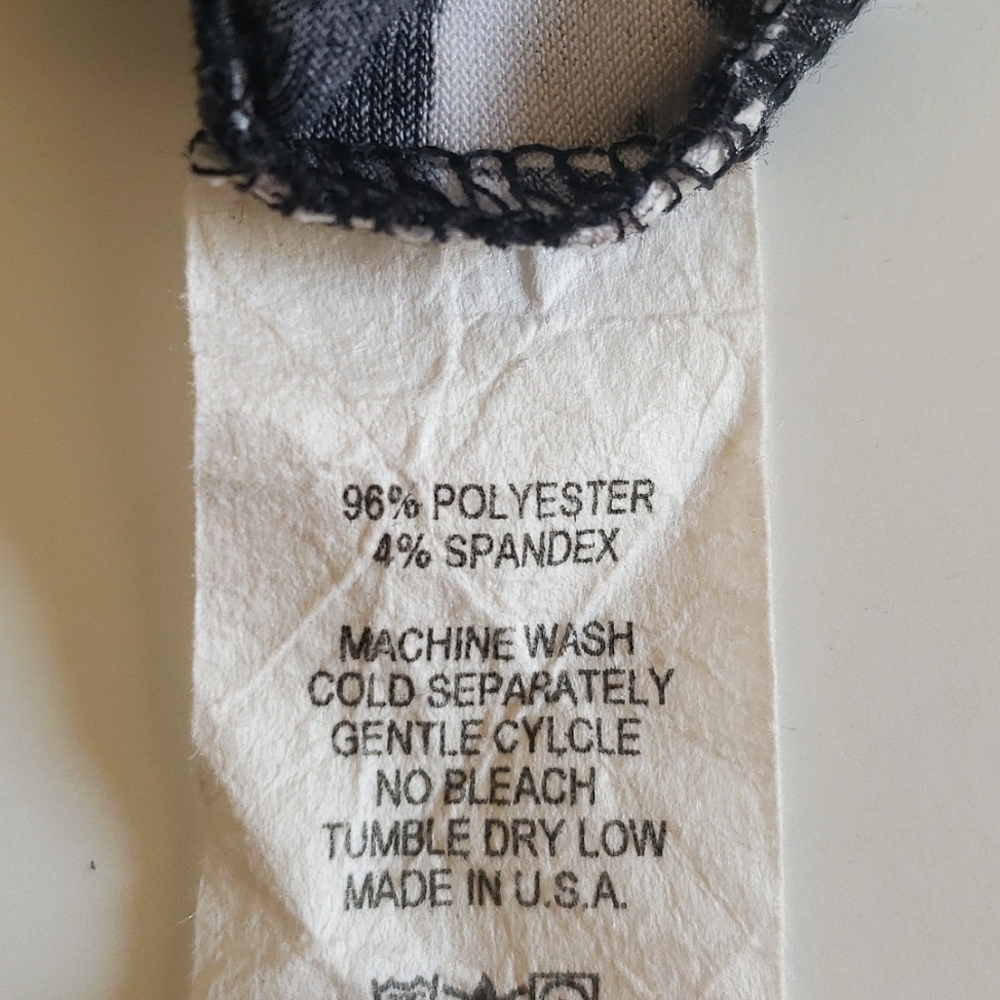 BLACK WITH WHITE LETTERING FITTED DRESS - Picture 4 of 4